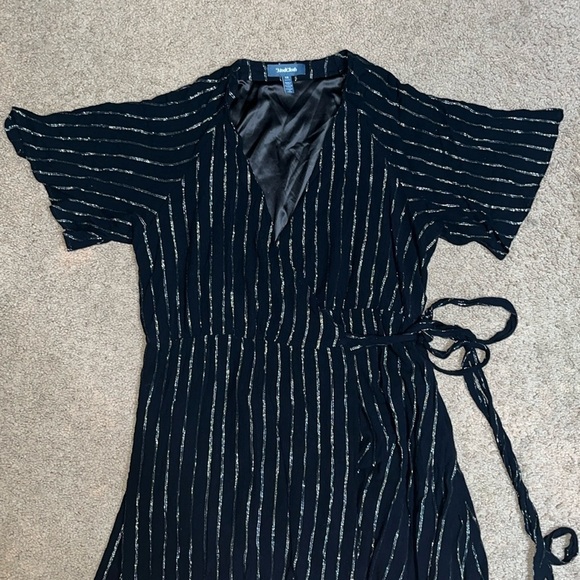 ModCloth Flutter-ly Perfect Gauze Wrap Maxi Dress Black Lurex Metallic 1X‎ - Picture 3 of 10